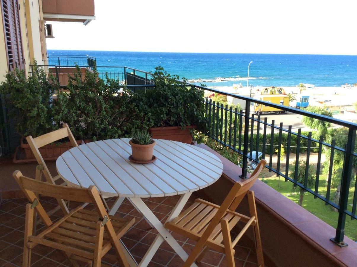 Golfo Di Tindari Apartments Falcone Exterior foto
