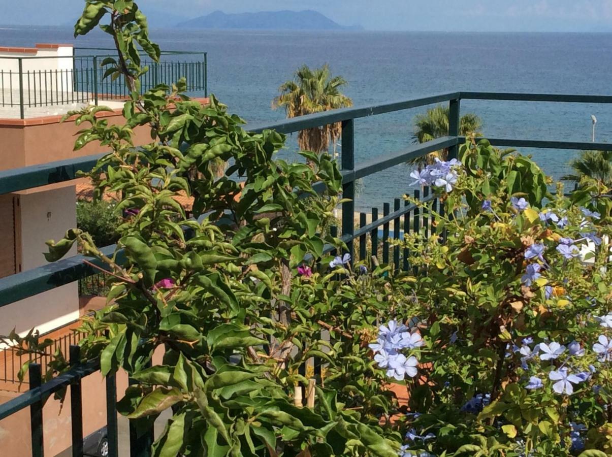 Golfo Di Tindari Apartments Falcone Exterior foto