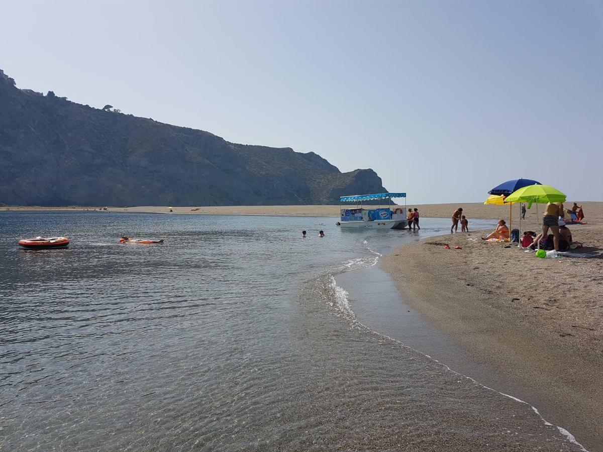 Golfo Di Tindari Apartments Falcone Exterior foto